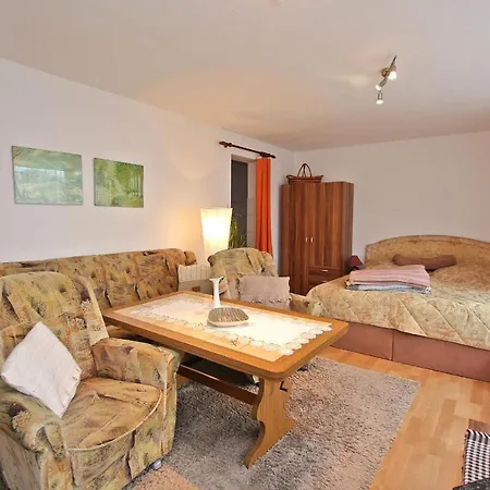 Semesterbostad Ferienhaus Malchow See 4671